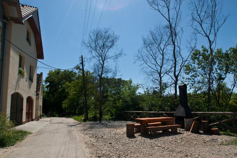 Chalupa - Sklep Starovice Bagian luar foto